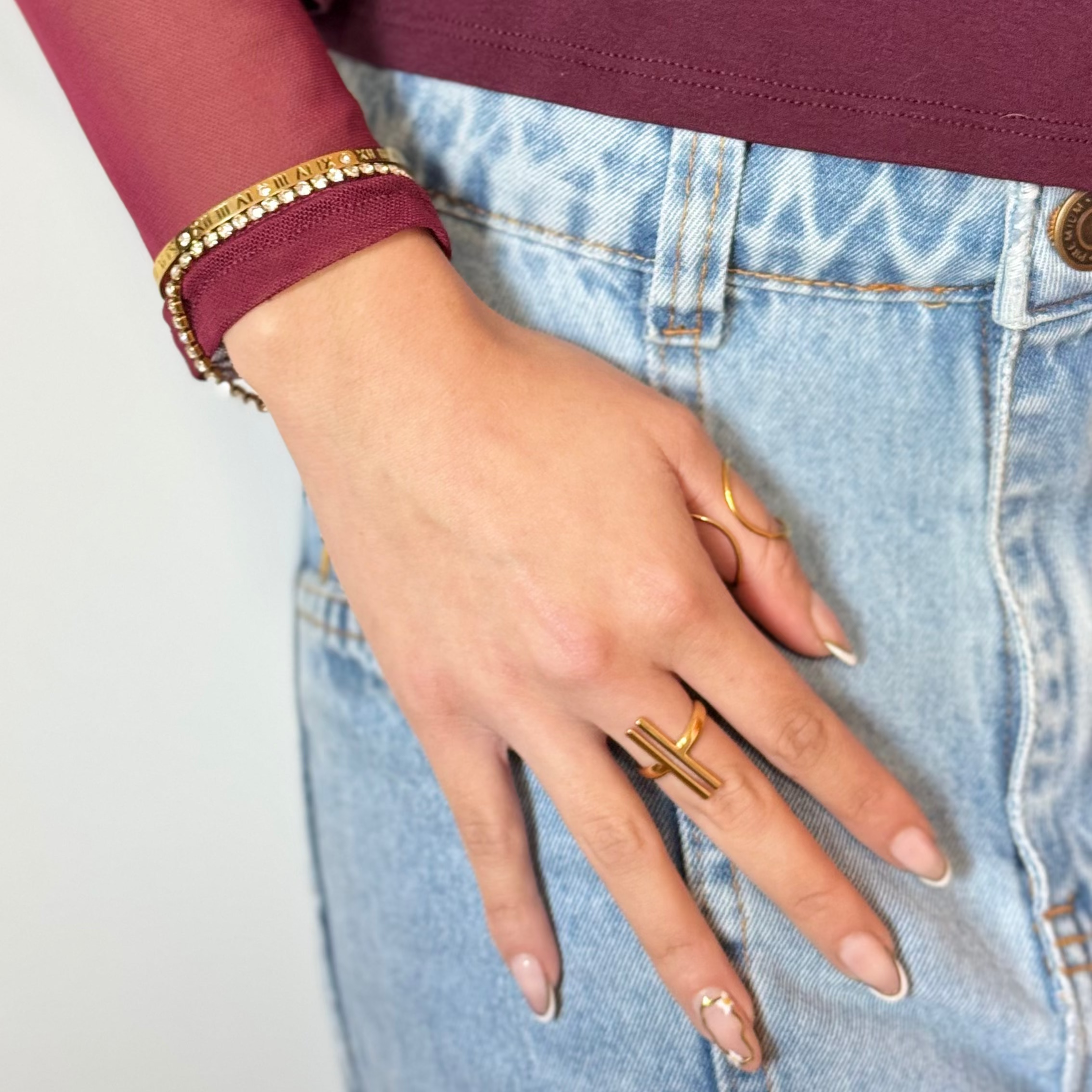 Conjunto Bracelete Romano + Riviera Noiré Dourada