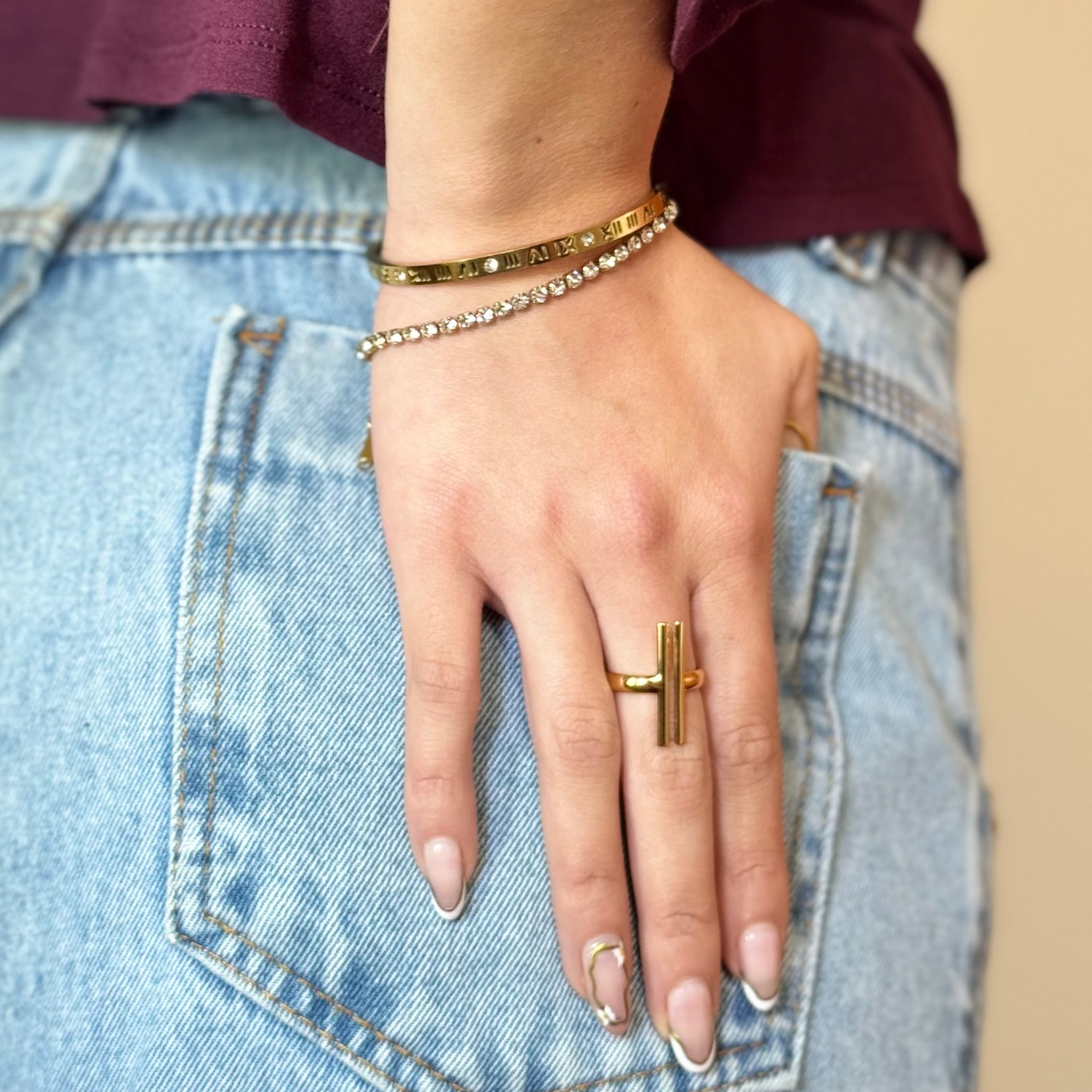 Conjunto Bracelete Romano + Riviera Noiré Dourada