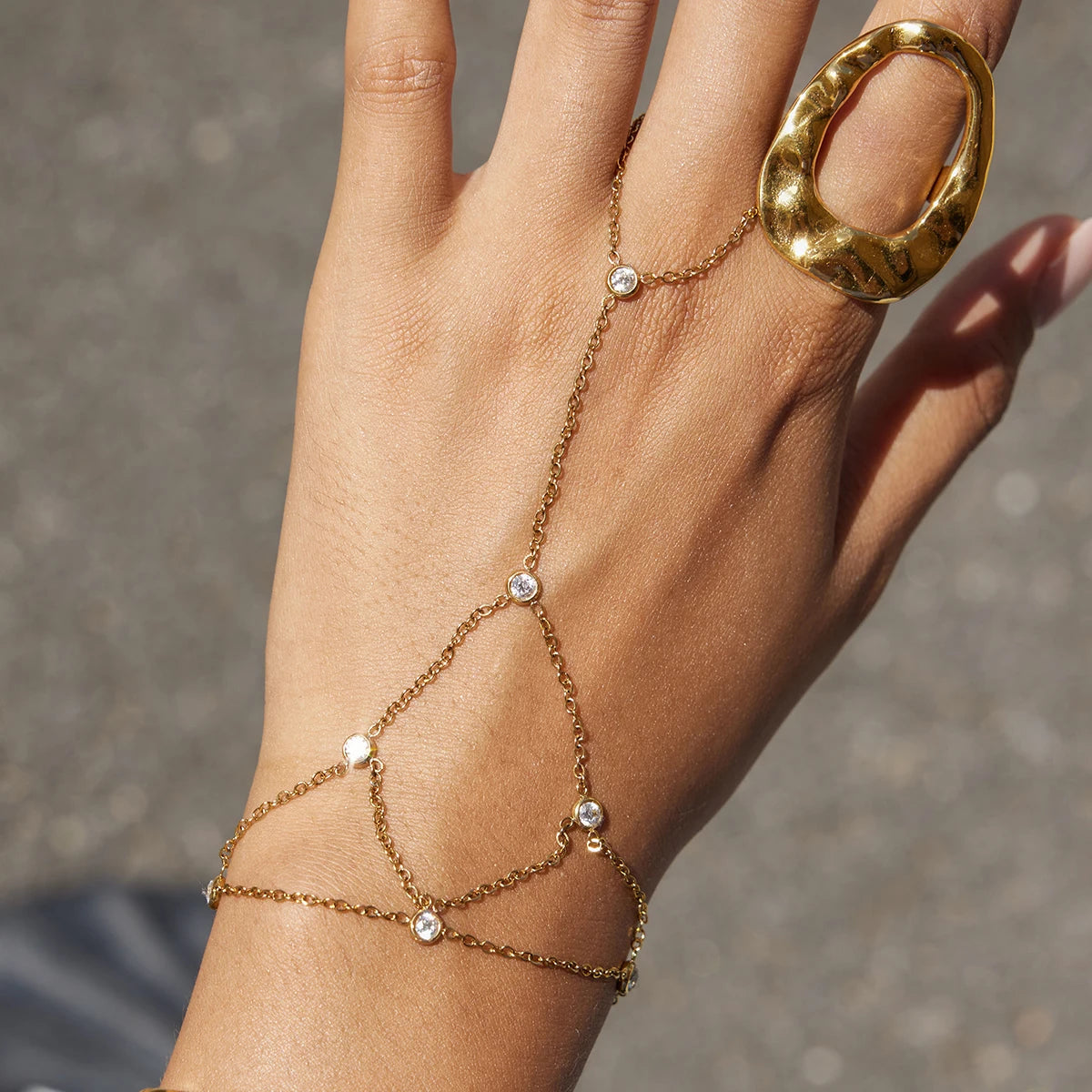 Pulseira de Mão Pirâmide