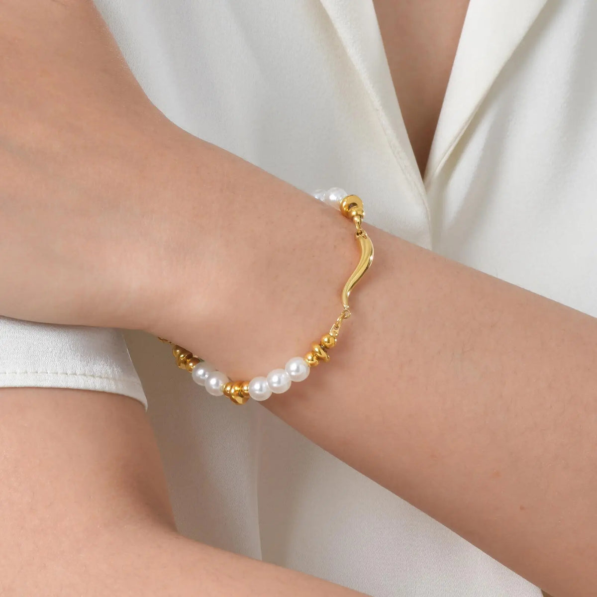 Pulseira de Esferas com Pérolas Isis