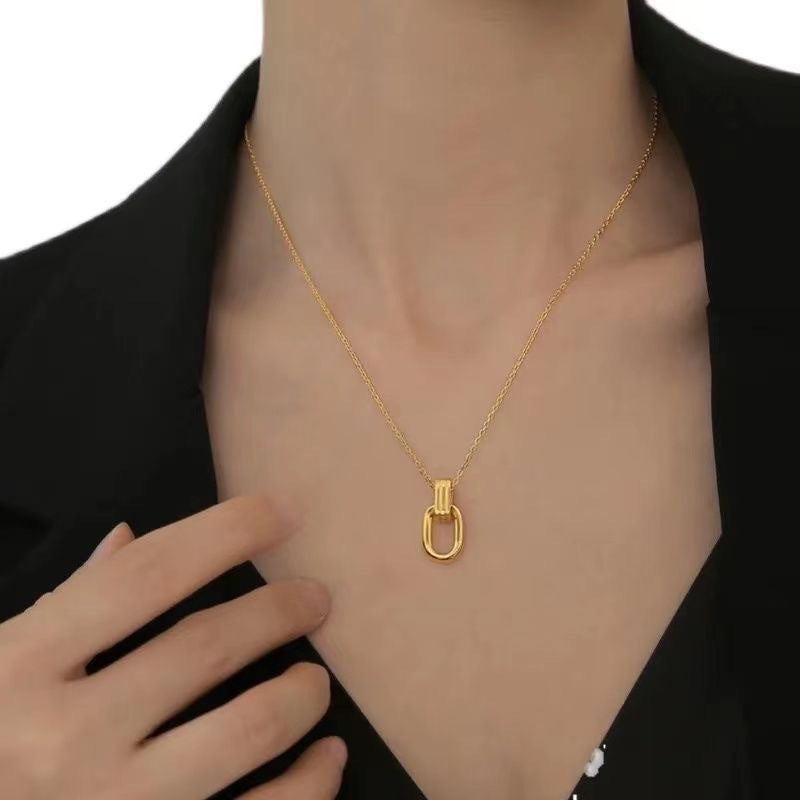Colar Elyse c/ Pingente Dourado (Até aqui)