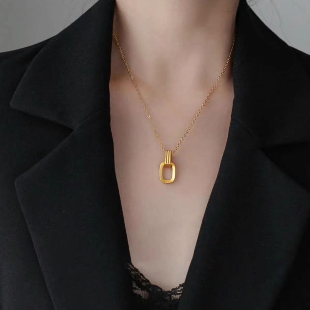 Colar Elyse c/ Pingente Dourado (Até aqui)
