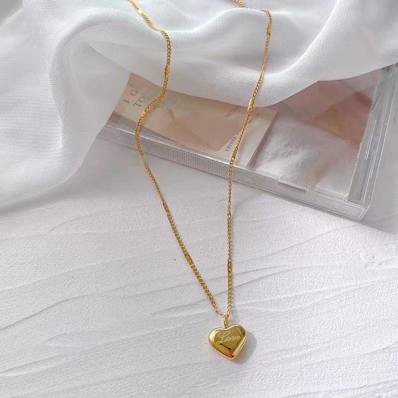Colar Lunara Coração Dourado