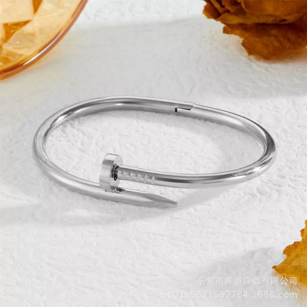 Bracelete Prego Finae