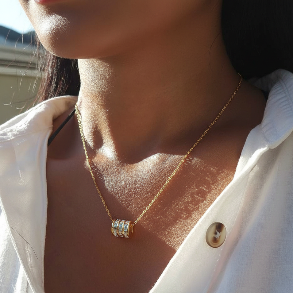 Colar Liora Cravejado Dourado